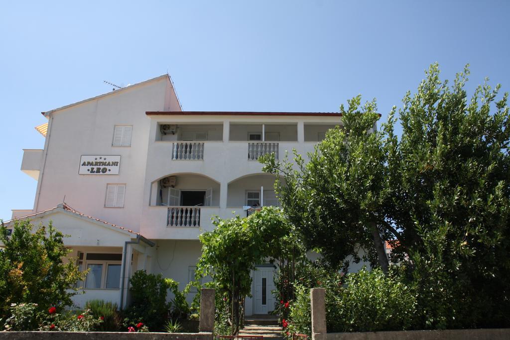 Apartments Leo Petrcane Exterior foto